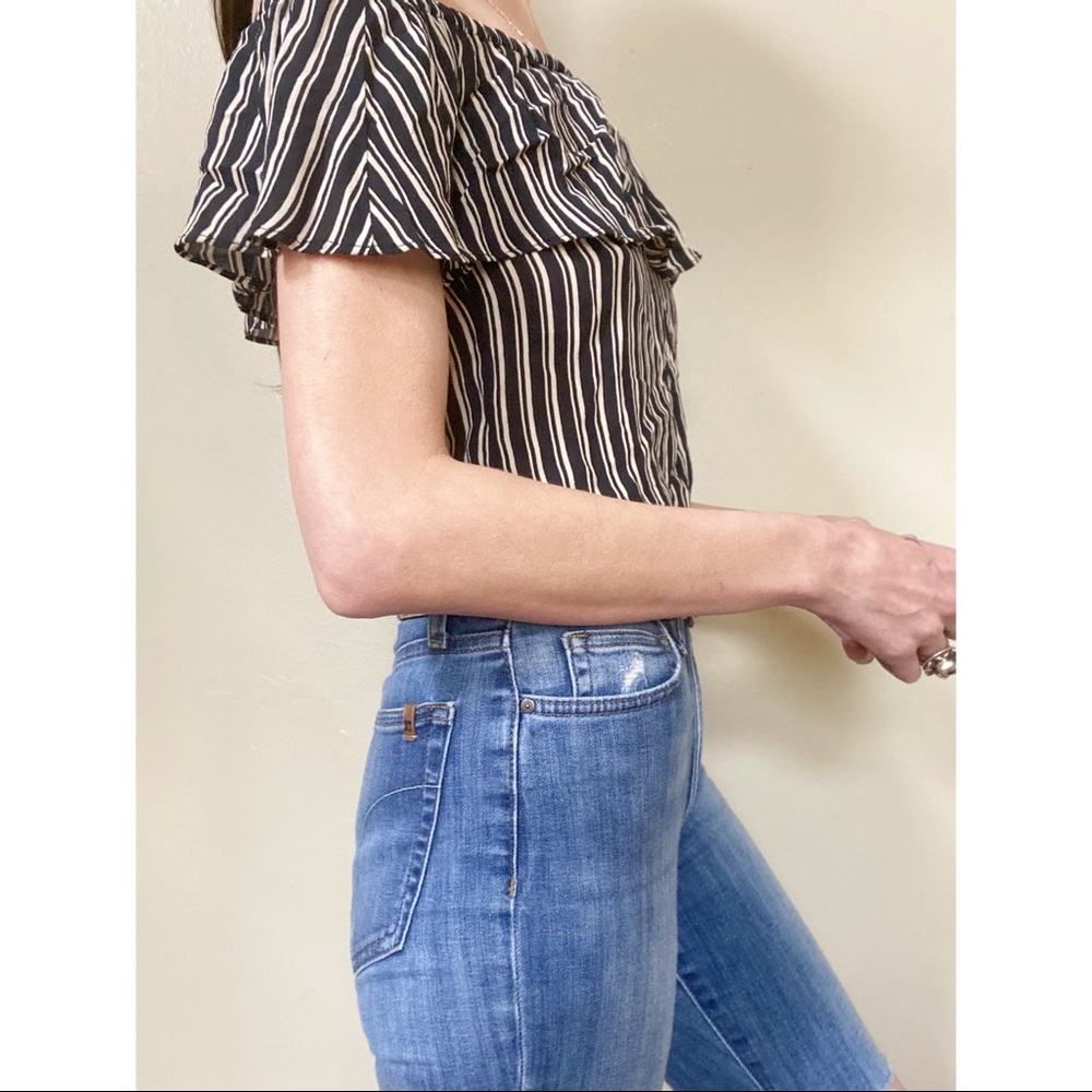 Reformation off the shoulder blouse - Picture 4 of 12